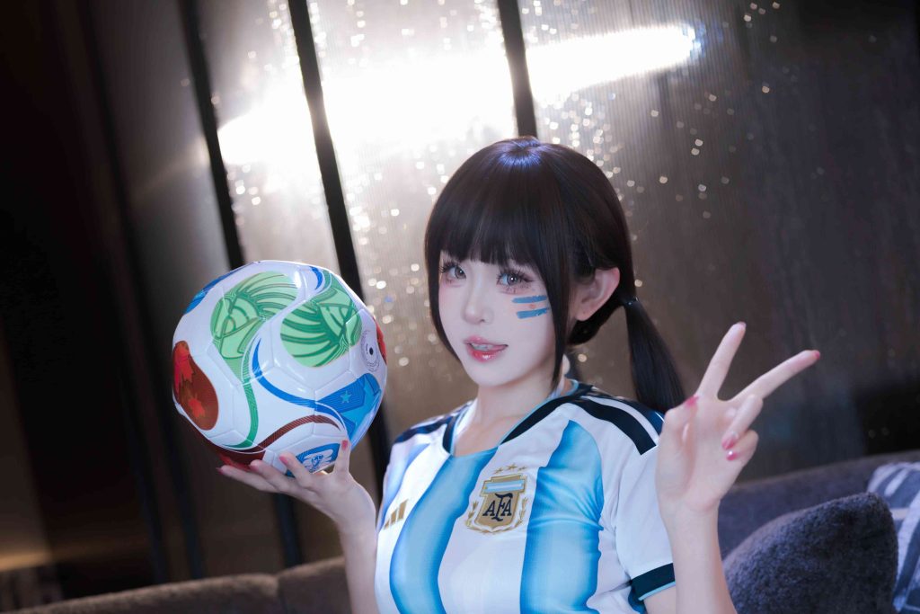 图片[5]-miko酱足球宝贝写真：阿根廷蓝白球衣世界杯主题美图赏析