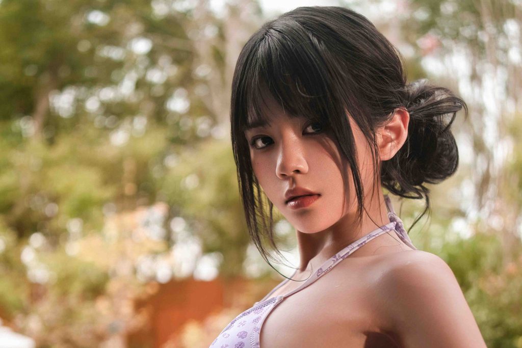 图片[9]-桜桃喵紫色韵味写真赏析｜浅紫造型与秋日庭院唯美人像
