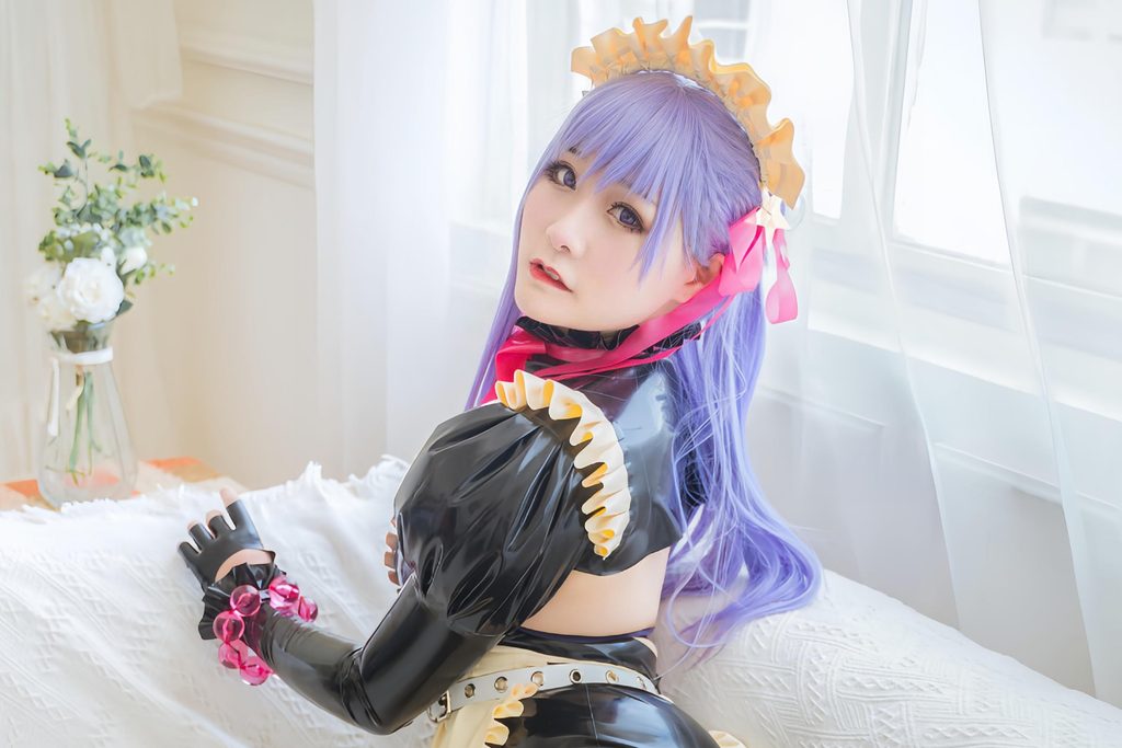 三刀刀miido BB同人女仆写真赏析：紫发少女与黑色女仆装的视觉重构-绅士网