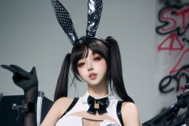 过期米线线喵COS贝伊闪耀兔女郎,《胜利女神NIKKE》工业风兔系写真解析-绅士网