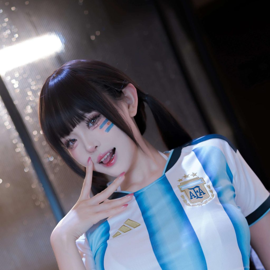 图片[6]-miko酱足球宝贝写真：阿根廷蓝白球衣世界杯主题美图赏析