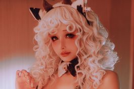 鹿八岁baby《白烛狂欢》写真赏析：暖光之下的白发兽耳幻想-绅士网