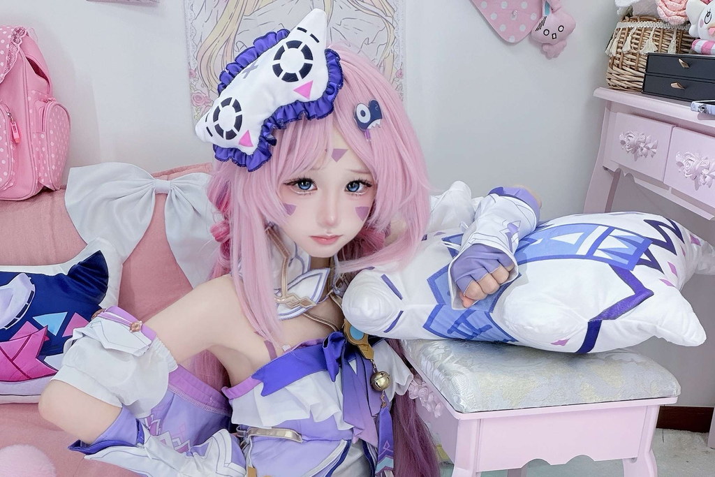 染三ran3《原神》茜特菈莉COS写真：粉紫房间里的“黑曜石奶奶”-绅士网
