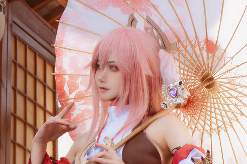 图片[5]-Seya狮砸八重神子COS写真｜原神狐仙宫司暖金和风摄影