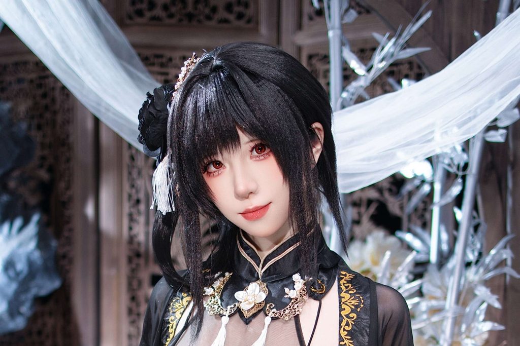 图片[4]-脆糕yaki镇海Cos写真赏析｜碧蓝航线镇海奇奢华苑黑金旗袍摄影